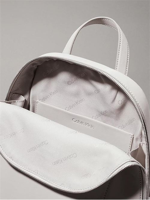 CK MUST DOME BACKPACK CALVIN KLEIN | K60K611363/PEG